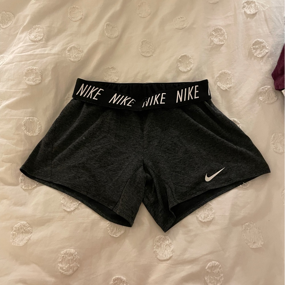 ADULT NIKE SHORTS